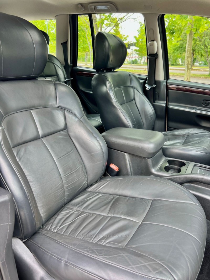 GRAND CHEROKEE 4.7 LIMITED QUADRA DRIVE 4X4 V8 16V GASOLINA 4P AUTOMÁTICO - 2004 - BENTO GONçALVES