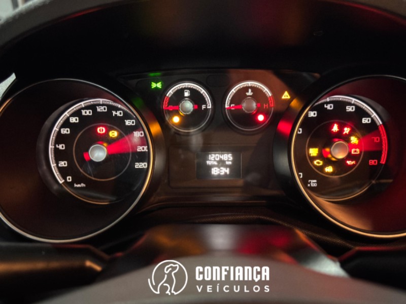 PUNTO 1.4 ATTRACTIVE 8V FLEX 4P MANUAL - 2015 - BENTO GONçALVES