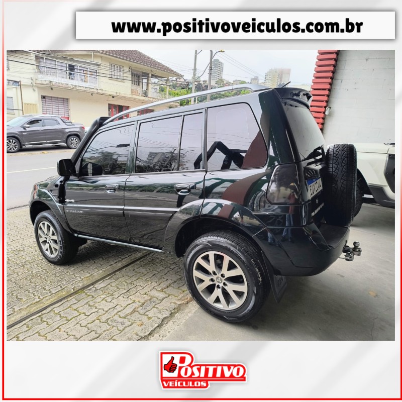 PAJERO TR4 2.0 4X4 16V 140CV FLEX 4P AUTOMÁTICO - 2014 - CAXIAS DO SUL
