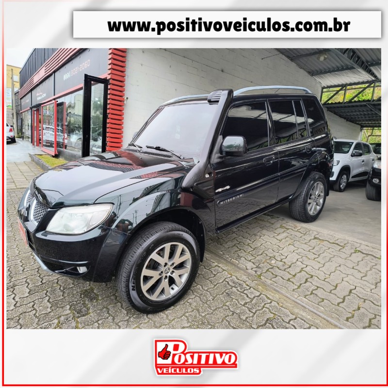 PAJERO TR4 2.0 4X4 16V 140CV FLEX 4P AUTOMÁTICO - 2014 - CAXIAS DO SUL