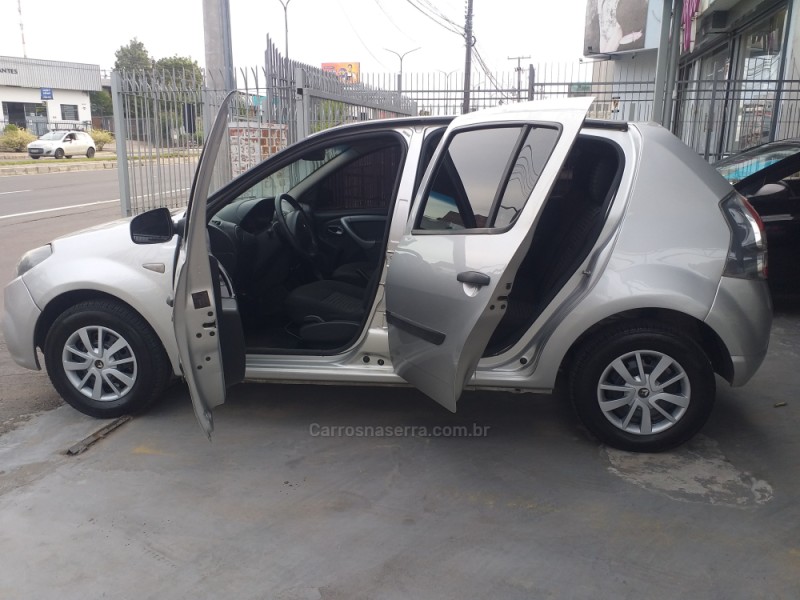 SANDERO 1.0 EXPRESSION 16V FLEX 4P MANUAL - 2014 - CAXIAS DO SUL