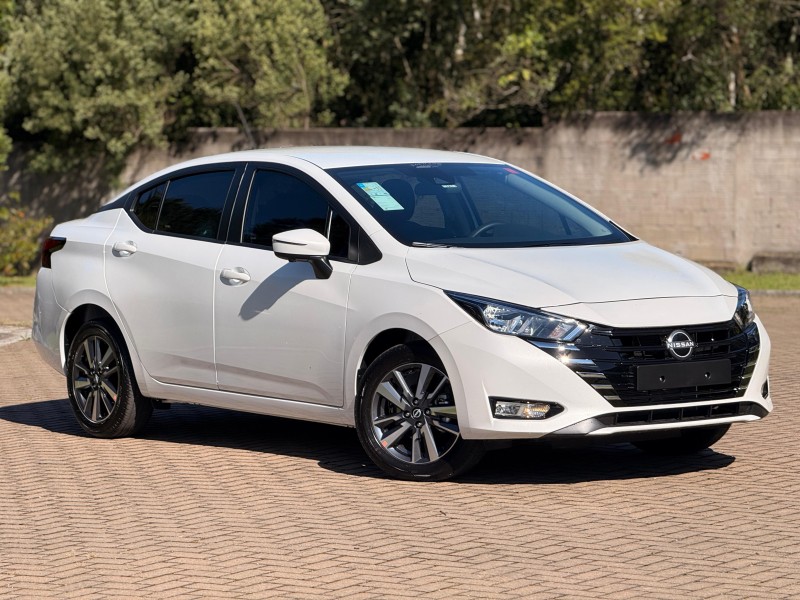 versa 1.6 advance 16v flex 4p automatico 2026 canela