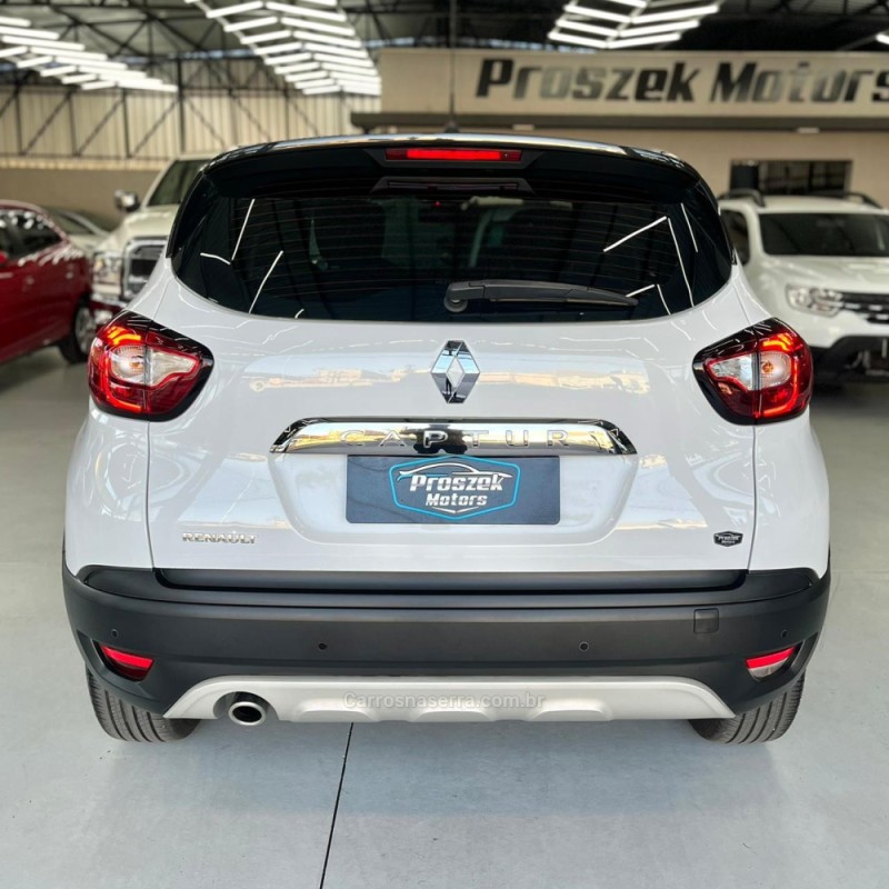 CAPTUR 1.6 LIFE 16V FLEX 4P AUTOMÁTICO - 2021 - CANOAS