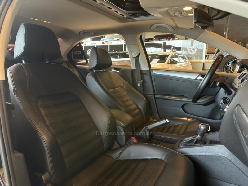 JETTA 2.0 TSI HIGHLINE 200CV GASOLINA 4P TIPTRONIC - 2012 - CAXIAS DO SUL