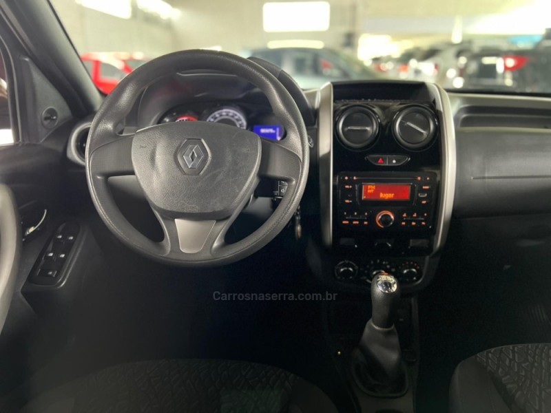 RENAULT - DUSTER - 2015/2016 - Marrom - R$ 58.900,00