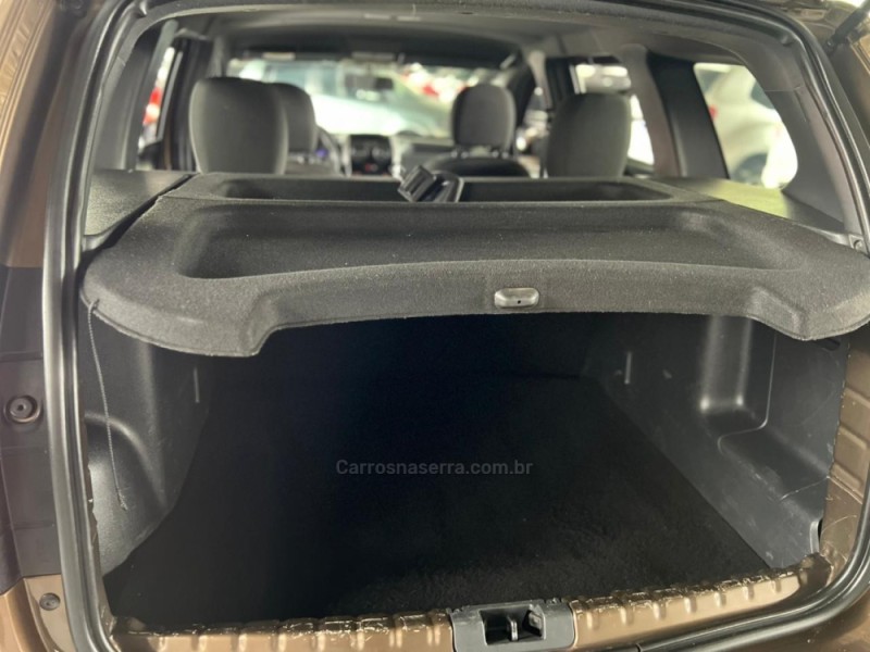 RENAULT - DUSTER - 2015/2016 - Marrom - R$ 58.900,00