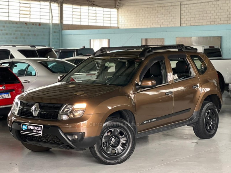 RENAULT - DUSTER - 2015/2016 - Marrom - R$ 58.900,00