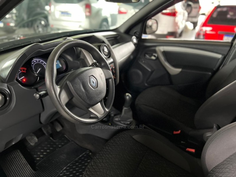 RENAULT - DUSTER - 2015/2016 - Marrom - R$ 58.900,00