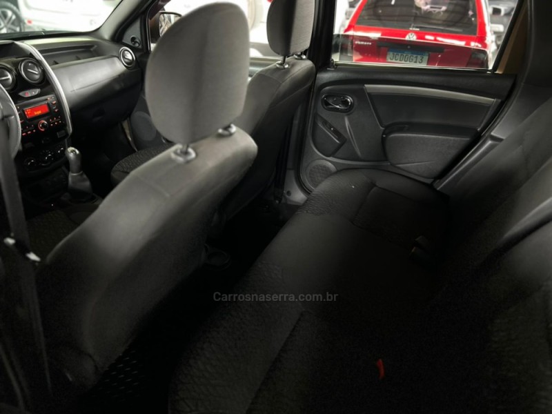RENAULT - DUSTER - 2015/2016 - Marrom - R$ 58.900,00