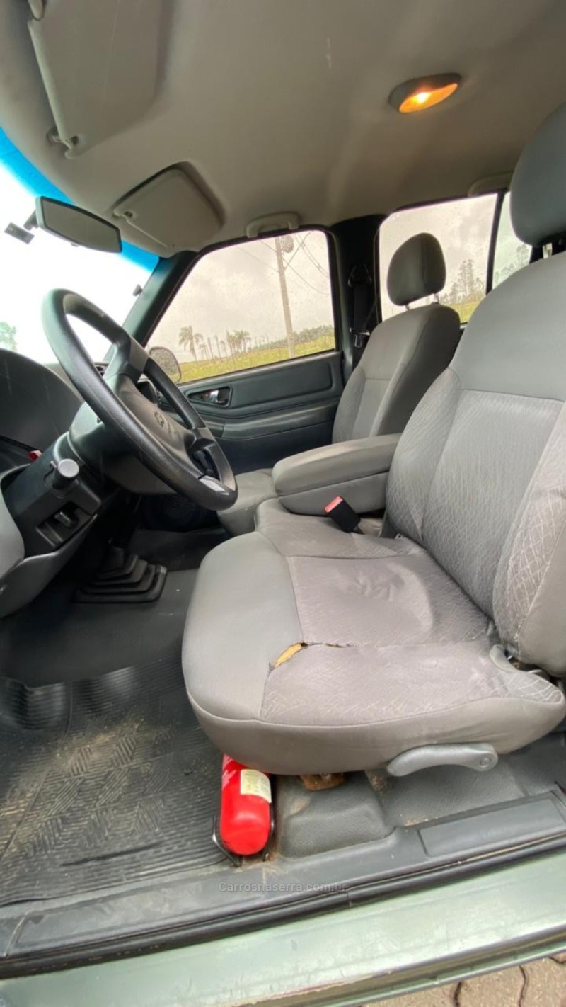 S10 2.4 ADVANTAGE 4X2 CD 8V FLEX 4P MANUAL - 2011 - IVOTI