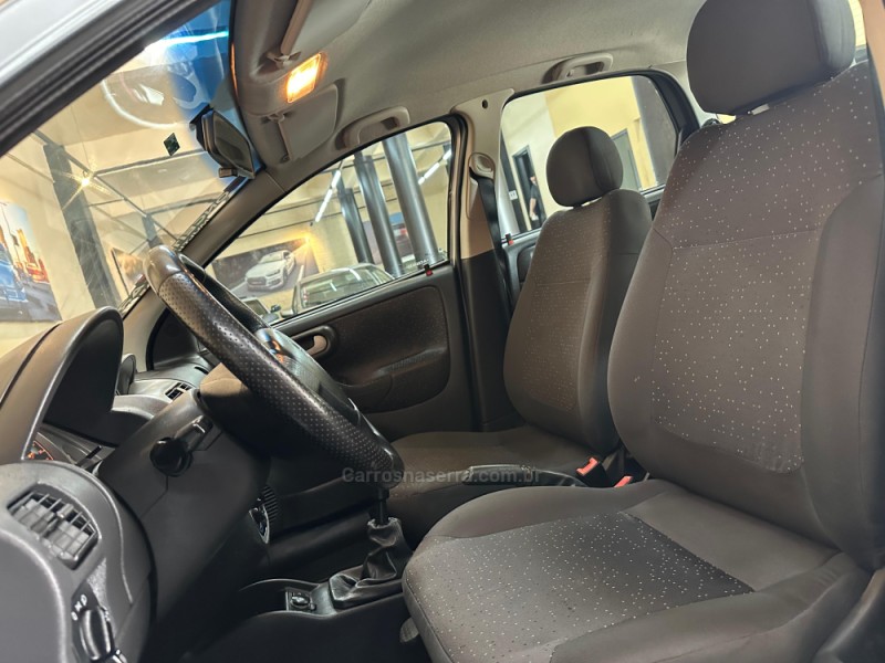 CORSA 1.4 MPFI PREMIUM SEDAN 8V FLEX 4P MANUAL - 2010 - NOVO HAMBURGO