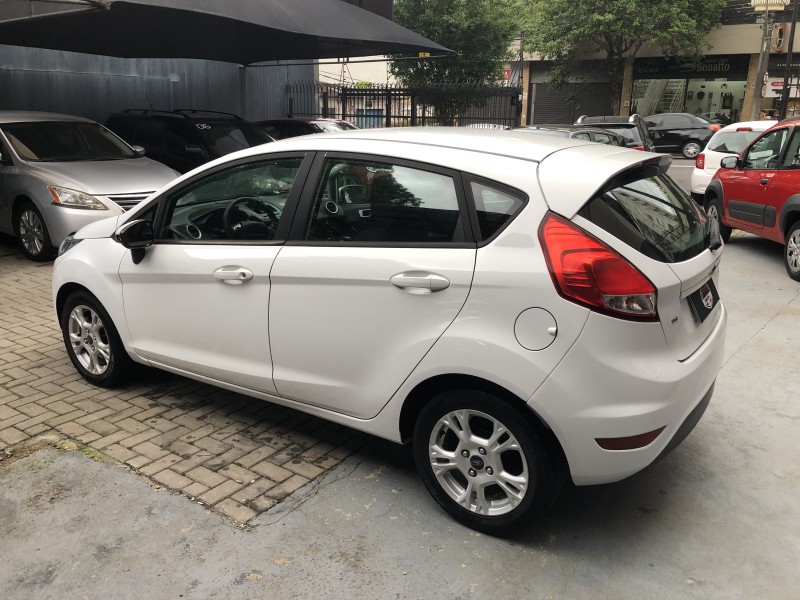 FIESTA 1.6 SE HATCH 16V FLEX 4P AUTOMÁTICO - 2015 - CAXIAS DO SUL