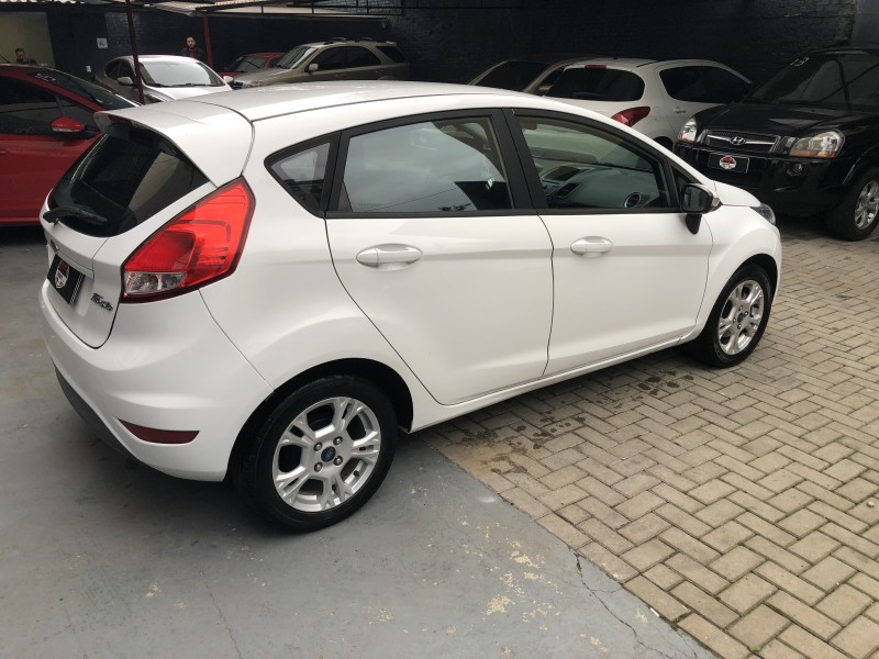 FIESTA 1.6 SE HATCH 16V FLEX 4P AUTOMÁTICO - 2015 - CAXIAS DO SUL