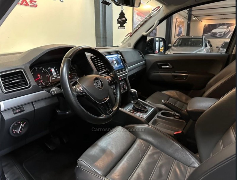 AMAROK 3.0 V6 TDI HIGHLINE CD DIESEL 4MOTION AUTOMÁTICO - 2019 - NOVO HAMBURGO