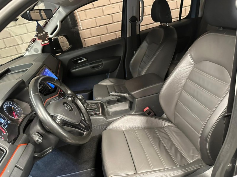AMAROK 3.0 V6 TDI HIGHLINE CD DIESEL 4MOTION AUTOMÁTICO - 2019 - NOVO HAMBURGO