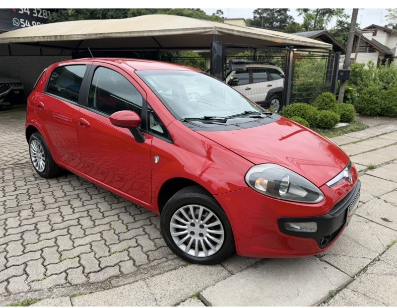 PUNTO 1.4 ATTRACTIVE ITALIA 8V FLEX 4P MANUAL - 2013 - NOVA PETRóPOLIS