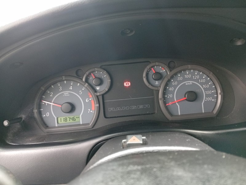 RANGER 2.5 XLT 4X2 CD 16V FLEX 4P MANUAL - 2011 - FARROUPILHA