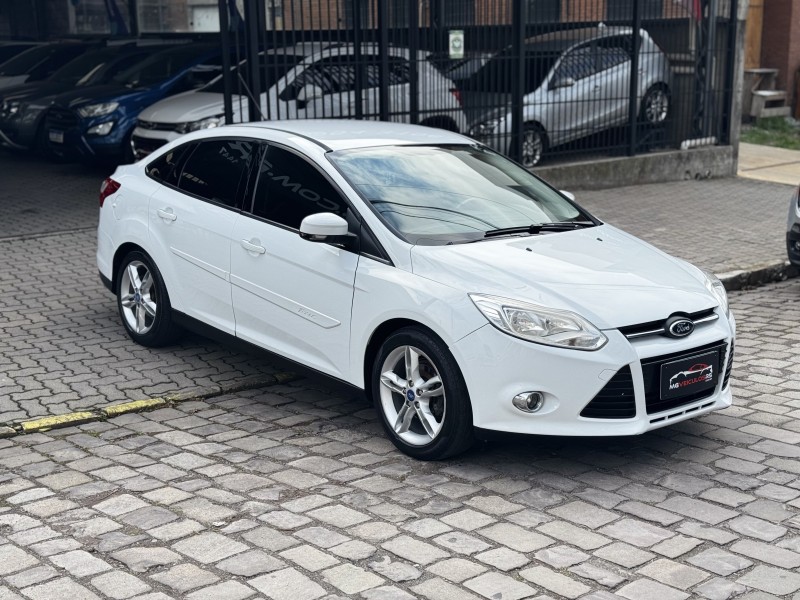 FOCUS 2.0 SE PLUS SEDAN 16V FLEX 4P AUTOMÁTICO - 2015 - CAXIAS DO SUL
