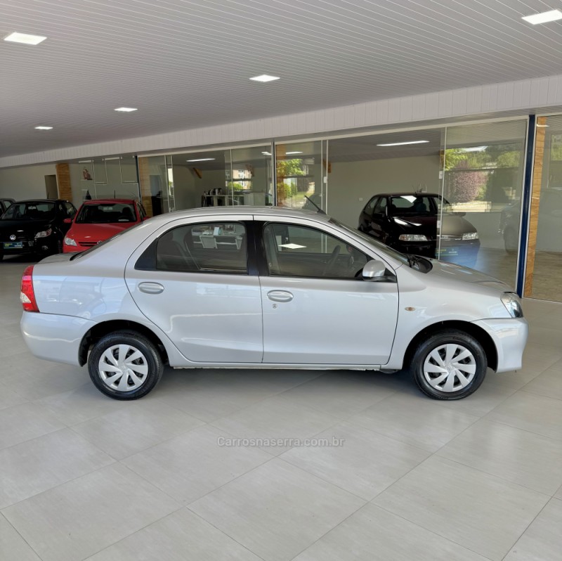 ETIOS 1.5 XS SEDAN 16V FLEX 4P AUTOMÁTICO - 2017 - VILA FLORES