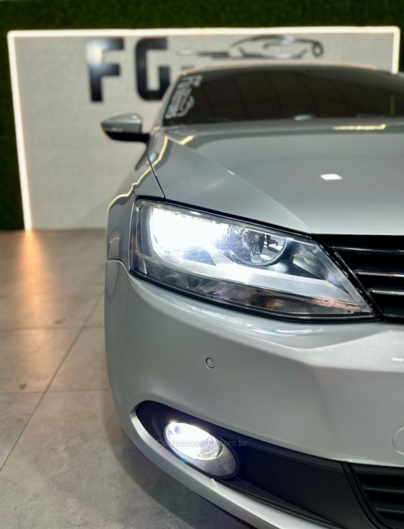 JETTA 2.0 COMFORTLINE FLEX 4P TIPTRONIC - 2013 - NOVO HAMBURGO