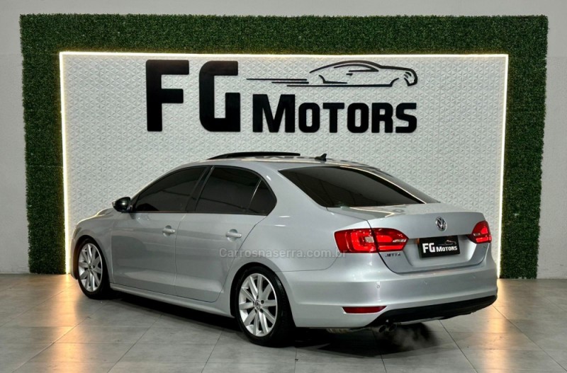 JETTA 2.0 COMFORTLINE FLEX 4P TIPTRONIC - 2013 - NOVO HAMBURGO