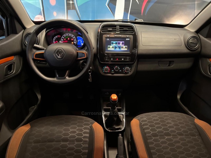 KWID 1.0 12V OUTSIDER FLEX 4P MANUAL - 2022 - NOVO HAMBURGO