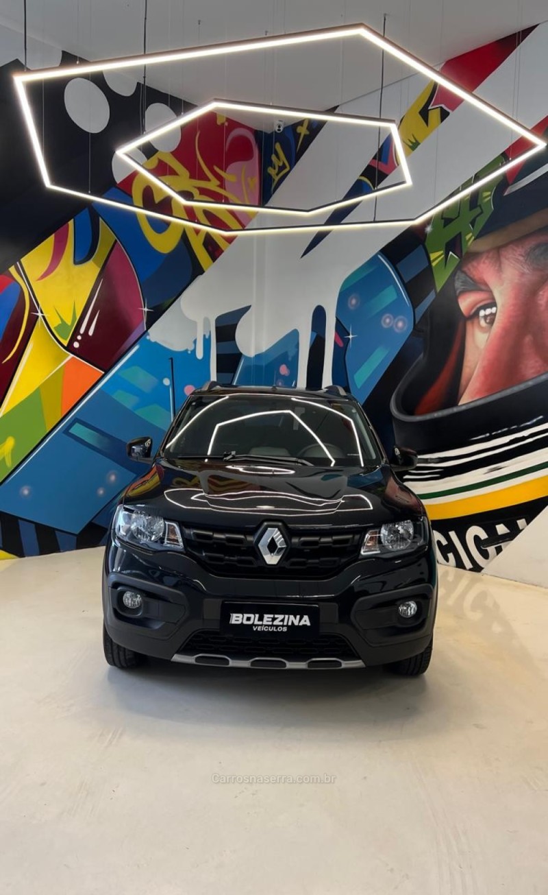 KWID 1.0 12V OUTSIDER FLEX 4P MANUAL - 2022 - NOVO HAMBURGO