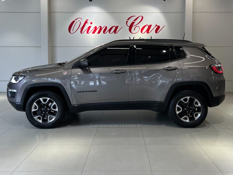 COMPASS 2.0 16V DIESEL TRAILHAWK 4X4 AUTOMÁTICO - 2018 - FLORES DA CUNHA