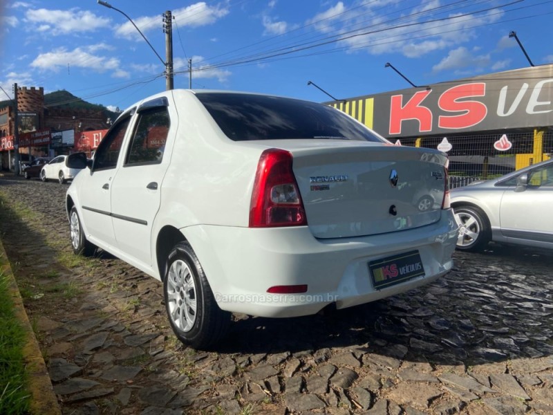 LOGAN 1.0 AUTHENTIQUE 16V FLEX 4P MANUAL - 2011 - DOIS IRMãOS