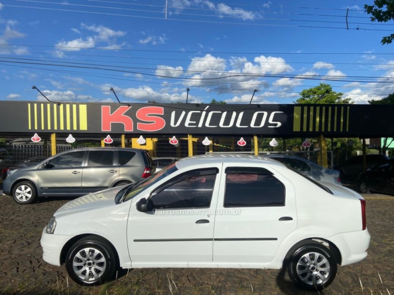 LOGAN 1.0 AUTHENTIQUE 16V FLEX 4P MANUAL - 2011 - DOIS IRMãOS