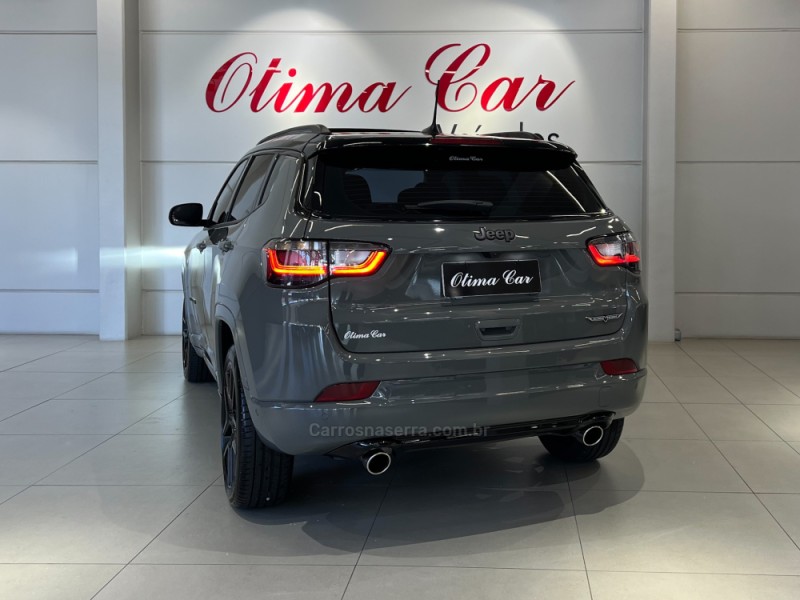 COMPASS 2.0 HURRICANE BLACKHAWK 4X4 TURBO GASOLINA 4P AUTOMÁTICO - 2025 - FLORES DA CUNHA