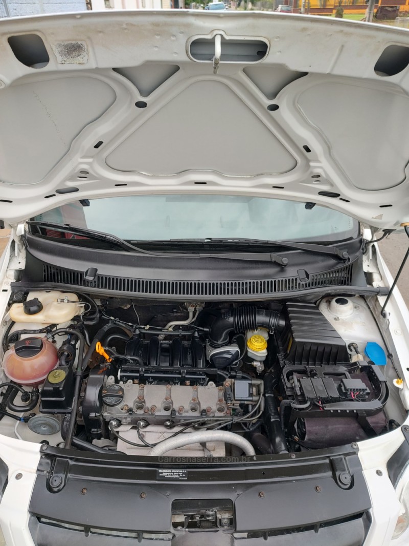 SPACEFOX 1.6 MI 8V FLEX 4P MANUAL - 2010 - TRêS COROAS