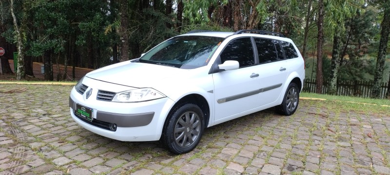 MÉGANE 1.6 DYNAMIQUE GRAND TOUR 16V FLEX 4P MANUAL