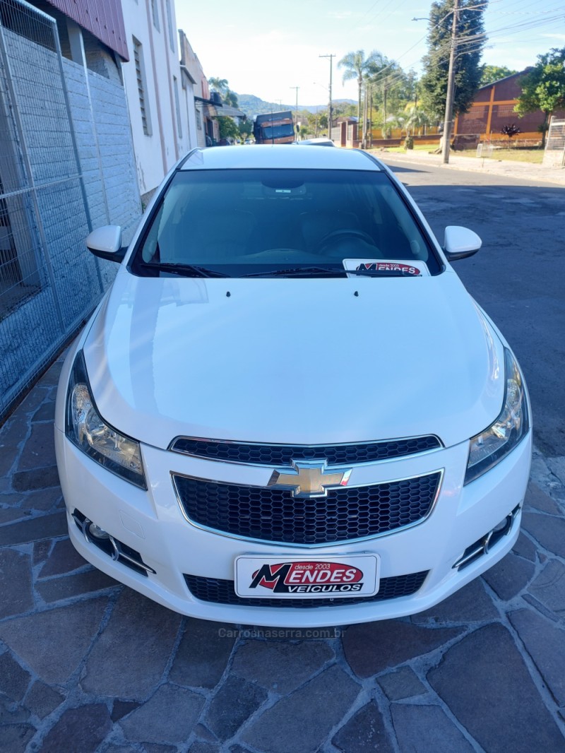 CRUZE 1.8 LT 16V FLEX 4P AUTOMÁTICO - 2014 - TRêS COROAS