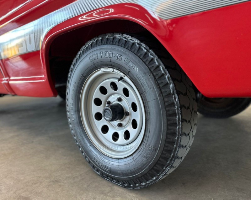 F-1000 3.9 SUPER SÉRIE CS 8V DIESEL 2P MANUAL - 1985 - VACARIA