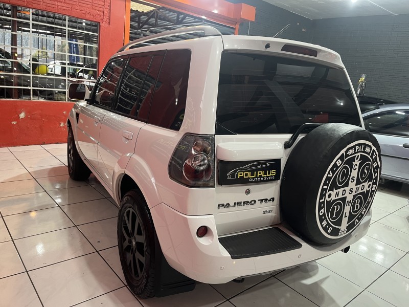 PAJERO TR4 2.0 4X2 16V 140CV FLEX 4P AUTOMÁTICO - 2015 - CAXIAS DO SUL