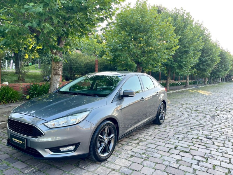 focus 2.0 se plus fastback 16v flex 4p automatico 2016 bento goncalves