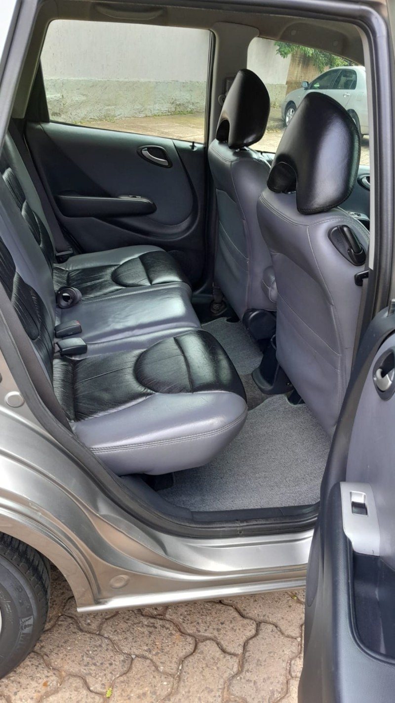 FIT 1.5 EX 16V GASOLINA 4P AUTOMÁTICO - 2005 - ESTRELA