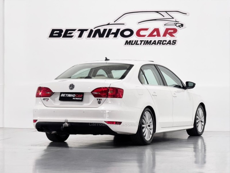 JETTA 2.0 TSI HIGHLINE 211CV GASOLINA 4P TIPTRONIC - 2012 - ESTâNCIA VELHA