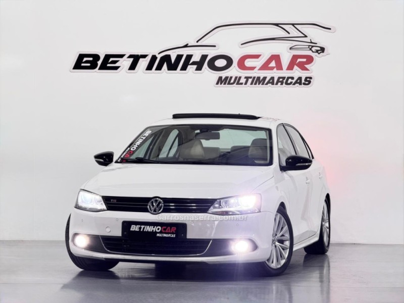 JETTA 2.0 TSI HIGHLINE 211CV GASOLINA 4P TIPTRONIC
