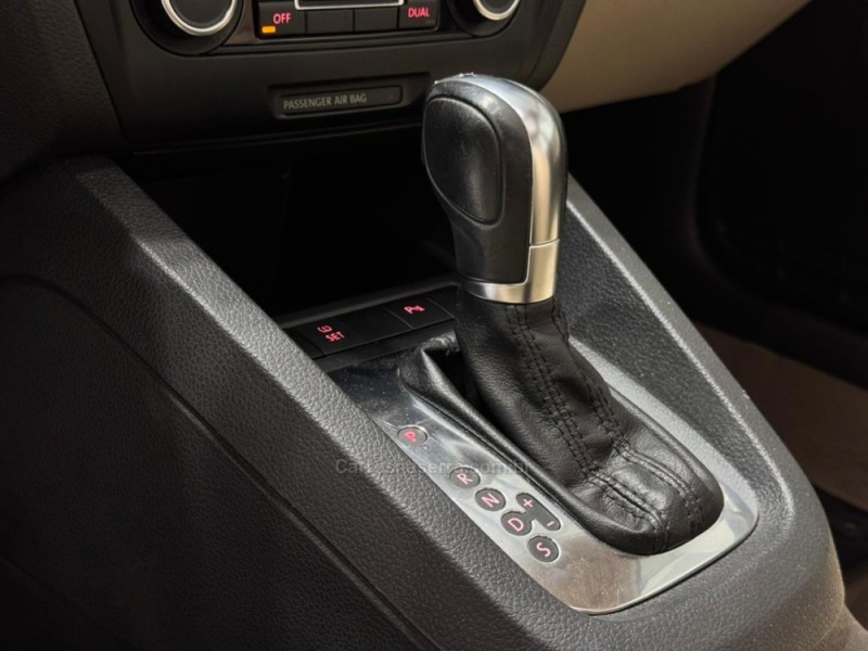 JETTA 2.0 TSI HIGHLINE 211CV GASOLINA 4P TIPTRONIC - 2012 - ESTâNCIA VELHA