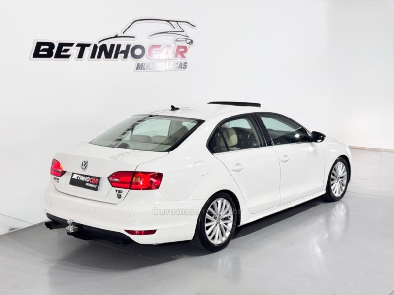 JETTA 2.0 TSI HIGHLINE 211CV GASOLINA 4P TIPTRONIC - 2012 - ESTâNCIA VELHA