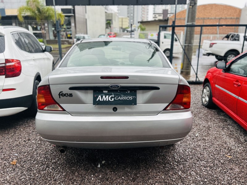 FOCUS 2.0 FC 16V GASOLINA 4P MANUAL - 2002 - CAXIAS DO SUL