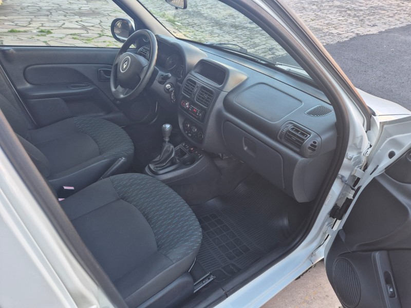 CLIO 1.0 EXPRESSION 16V FLEX 4P MANUAL - 2016 - CAXIAS DO SUL