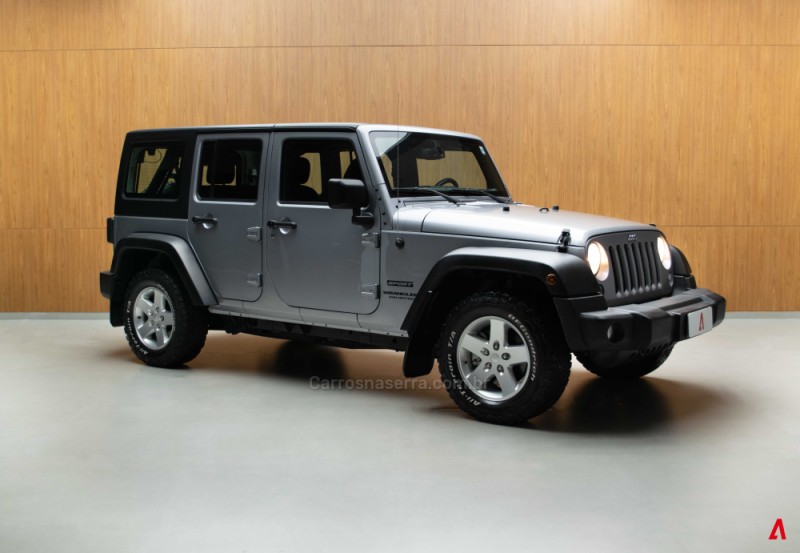 WRANGLER 3.6 UNLIMITED SPORT 4X4 V6 GASOLINA 4P AUTOMÁTICO - 2015 - GARIBALDI