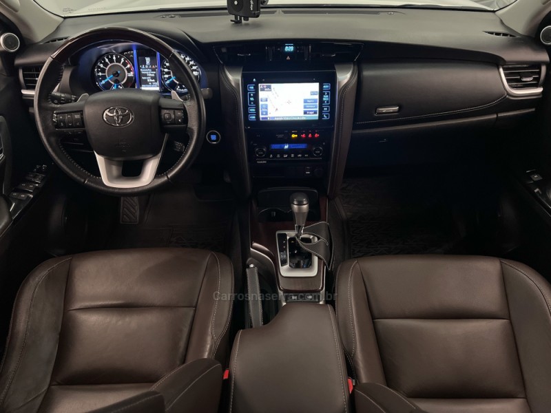 HILUX SW4 2.7 SRV 4X2 16V FLEX 7 LUGARES 4P AUTOMÁTICO - 2019 - FLORES DA CUNHA