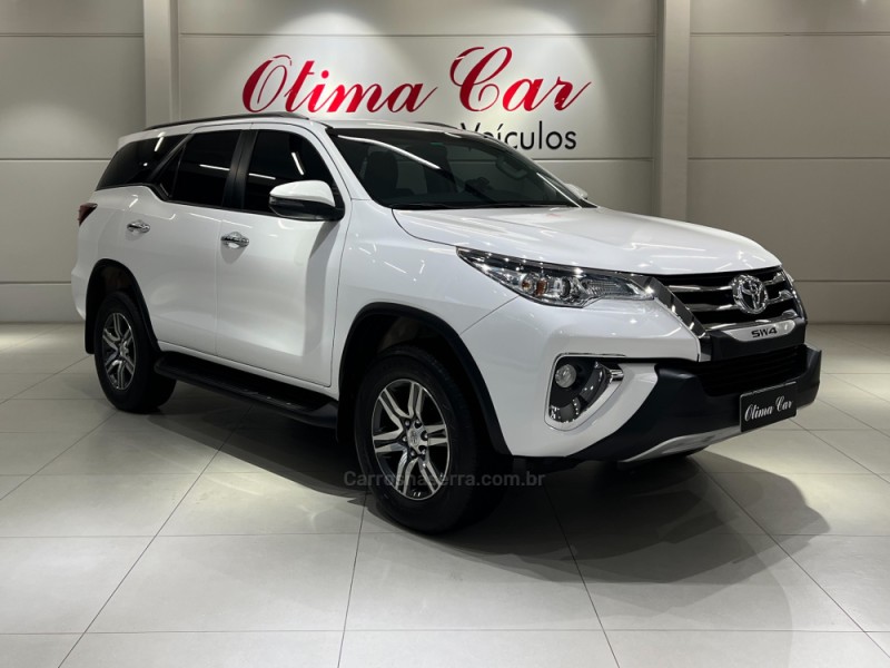 HILUX SW4 2.7 SRV 4X2 16V FLEX 7 LUGARES 4P AUTOMÁTICO - 2019 - FLORES DA CUNHA