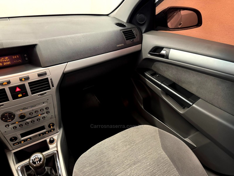 VECTRA 2.0 MPFI ELEGANCE 8V FLEX 4P MANUAL - 2010 - CASCA