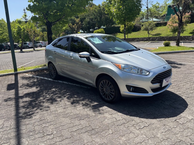 FIESTA 1.6 TITANIUM SEDAN 16V FLEX 4P AUTOMÁTICO - 2016 - CAXIAS DO SUL