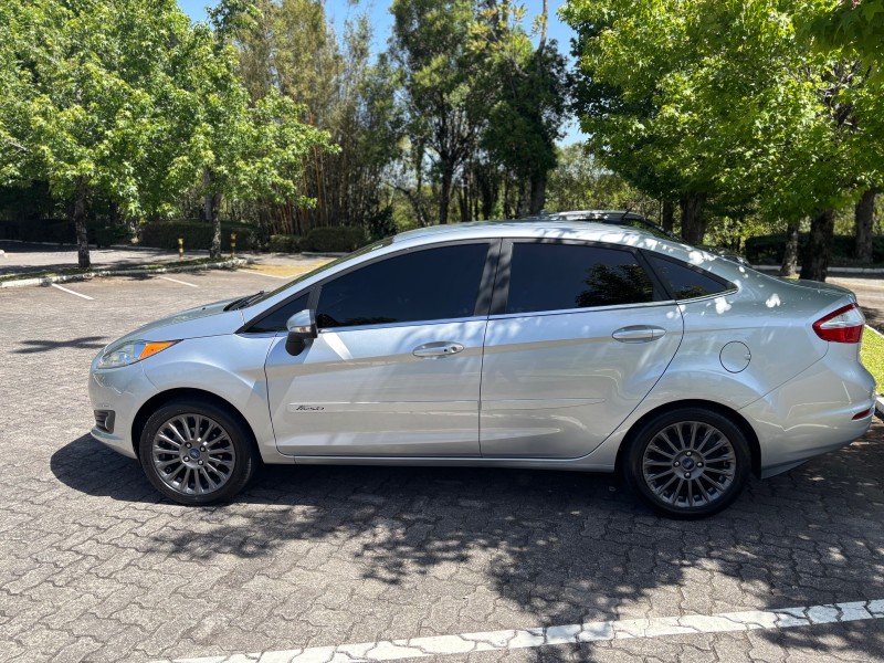 FIESTA 1.6 TITANIUM SEDAN 16V FLEX 4P AUTOMÁTICO - 2016 - CAXIAS DO SUL